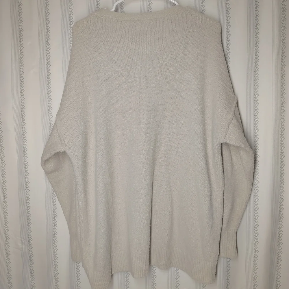 Stylus Soft Beige V-Neck Sweater - Picture 2 of 4